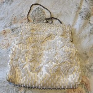 Elegant White Beaded Evening Bag